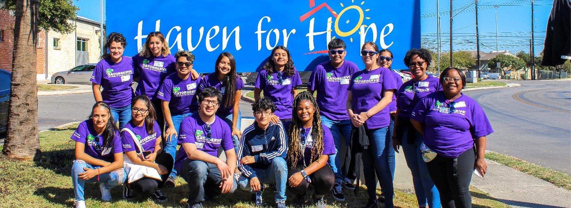 volunteers group photo