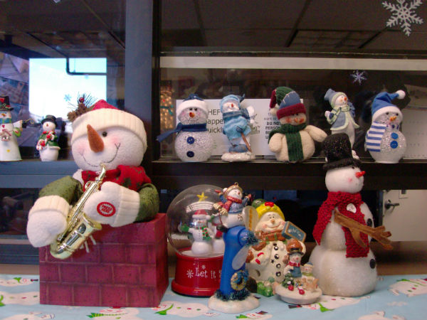 2012 Christmas Decorating Contest: Snowmans