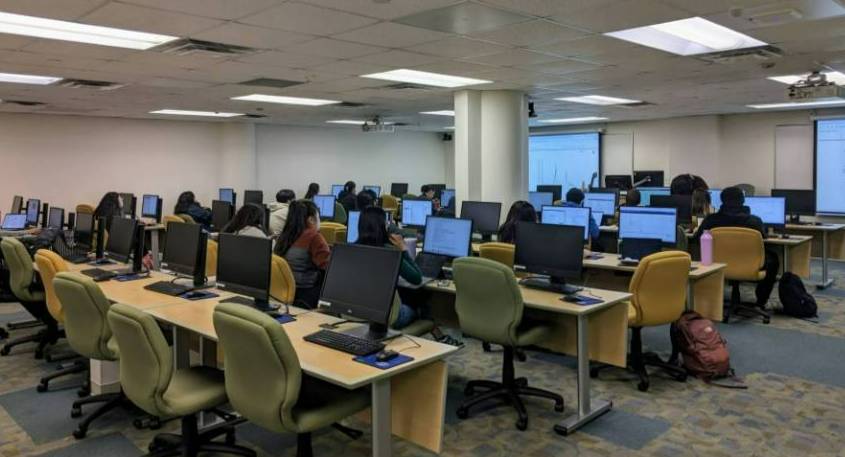 Library Instruction Room N414 Responsive image